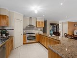 https://images.listonce.com.au/custom/160x/listings/22-kimberley-way-bulleen-vic-3105/813/01630813_img_06.jpg?FymmxXLBCME