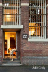https://images.listonce.com.au/custom/160x/listings/22-laurens-street-west-melbourne-vic-3003/405/01907405_img_18.jpg?4lZklSeK2i4