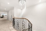 https://images.listonce.com.au/custom/160x/listings/22-marianne-way-mount-waverley-vic-3149/764/01911764_img_09.jpg?9gCumyJF3pY