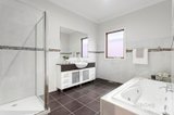 https://images.listonce.com.au/custom/160x/listings/22-milne-road-park-orchards-vic-3114/171/01567171_img_13.jpg?y8XlFH94UV8