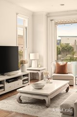 https://images.listonce.com.au/custom/160x/listings/22-mount-view-street-aspendale-vic-3195/951/01947951_img_04.jpg?oXn3SrfYdmQ