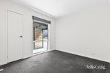 https://images.listonce.com.au/custom/160x/listings/22-nanworen-crescent-bell-park-vic-3215/071/01884071_img_09.jpg?u7kqJK5Ee8g