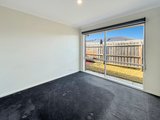 https://images.listonce.com.au/custom/160x/listings/22-nanworen-crescent-bell-park-vic-3215/400/01915400_img_01.jpg?7BYHPEE0pK8