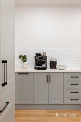 https://images.listonce.com.au/custom/160x/listings/22-park-road-ringwood-north-vic-3134/147/01804147_img_05.jpg?ilF3b5SQMG8