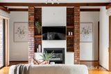 https://images.listonce.com.au/custom/160x/listings/22-phillips-crescent-rosanna-vic-3084/212/01932212_img_05.jpg?6ytxNYaicMg