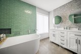 https://images.listonce.com.au/custom/160x/listings/22-pooley-bridge-road-mordialloc-vic-3195/885/01967885_img_05.jpg?QRH_JQcHxR8
