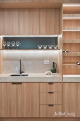 https://images.listonce.com.au/custom/160x/listings/22-ruda-street-doncaster-vic-3108/426/01877426_img_08.jpg?ShYw27J7nMA