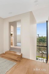 https://images.listonce.com.au/custom/160x/listings/22-ruda-street-doncaster-vic-3108/426/01877426_img_09.jpg?nQFNT8FriI8