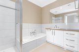 https://images.listonce.com.au/custom/160x/listings/22-saint-cloud-court-mount-waverley-vic-3149/982/01766982_img_08.jpg?_V3xqJeUTy4