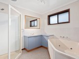 https://images.listonce.com.au/custom/160x/listings/22-seymour-close-grovedale-vic-3216/288/01552288_img_04.jpg?2OFIY0m40Js