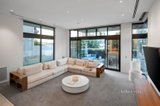 https://images.listonce.com.au/custom/160x/listings/22-south-wharf-drive-docklands-vic-3008/347/01727347_img_06.jpg?v4xLVzbHMAU