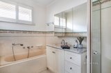 https://images.listonce.com.au/custom/160x/listings/22-st-bernards-drive-keilor-east-vic-3033/670/01057670_img_10.jpg?qs1DN3oCMvU