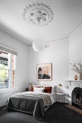https://images.listonce.com.au/custom/160x/listings/22-station-street-hawthorn-east-vic-3123/774/01736774_img_08.jpg?XIzwMOwdtao