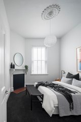 https://images.listonce.com.au/custom/160x/listings/22-station-street-hawthorn-east-vic-3123/774/01736774_img_09.jpg?usx5H5GDS6M
