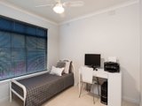 https://images.listonce.com.au/custom/160x/listings/22-sweetland-road-mooroolbark-vic-3138/119/01524119_img_09.jpg?67KUiSFwvw4