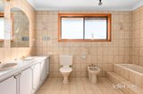 https://images.listonce.com.au/custom/160x/listings/22-thackeray-quadrant-avondale-heights-vic-3034/086/01907086_img_11.jpg?ZDoNHpvvnwc