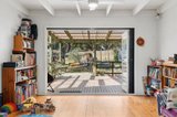 https://images.listonce.com.au/custom/160x/listings/22-timber-lane-woodend-vic-3442/901/01701901_img_03.jpg?Rlu810KP7l4