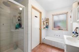 https://images.listonce.com.au/custom/160x/listings/22-timber-lane-woodend-vic-3442/901/01701901_img_10.jpg?Lx1-HQxDR4Y