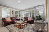 https://images.listonce.com.au/custom/160x/listings/22-wallace-way-mooroolbark-vic-3138/025/01900025_img_04.jpg?X7kFZOkP8e0