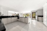 https://images.listonce.com.au/custom/160x/listings/22-warner-court-donvale-vic-3111/189/01970189_img_10.jpg?bqGNUxrO9rY