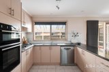 https://images.listonce.com.au/custom/160x/listings/22-warruga-place-greensborough-vic-3088/550/01829550_img_05.jpg?P25_mwd-Kc0