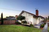 https://images.listonce.com.au/custom/160x/listings/22-willonga-street-strathmore-vic-3041/895/01611895_img_07.jpg?c6ZIgfWeFdU