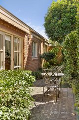 https://images.listonce.com.au/custom/160x/listings/220-doonkuna-avenue-camberwell-vic-3124/891/01646891_img_12.jpg?NpzWqPINQAw