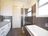 https://images.listonce.com.au/custom/160x/listings/220-the-broadway-altona-north-vic-3025/229/01202229_img_05.jpg?b2vAp9zBmZI