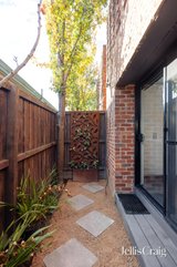 https://images.listonce.com.au/custom/160x/listings/220-woolton-avenue-thornbury-vic-3071/363/01938363_img_12.jpg?RqehIkW8wSU