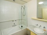 https://images.listonce.com.au/custom/160x/listings/2201-yarra-street-geelong-vic-3220/150/01699150_img_08.jpg?rrrLlcbJgF8
