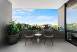 https://images.listonce.com.au/custom/160x/listings/2206-lord-street-richmond-vic-3121/189/01828189_img_11.jpg?-RwGtu6XWD4