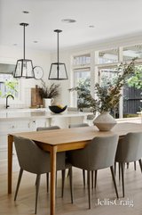 https://images.listonce.com.au/custom/160x/listings/221-mont-albert-road-surrey-hills-vic-3127/243/01986243_img_16.jpg?uyBJMgqhmY8