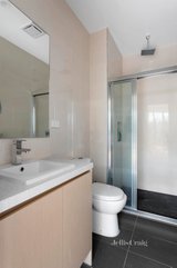 https://images.listonce.com.au/custom/160x/listings/2212-spring-street-reservoir-vic-3073/717/01522717_img_05.jpg?_YahRW0Q5mw