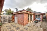 https://images.listonce.com.au/custom/160x/listings/222-gregory-street-oak-park-vic-3046/022/01549022_img_10.jpg?Q2frxIXbf6I