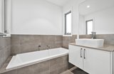https://images.listonce.com.au/custom/160x/listings/222-pascoe-avenue-croydon-vic-3136/548/01752548_img_09.jpg?vXWf7cJ8JtQ