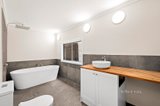 https://images.listonce.com.au/custom/160x/listings/2229-melba-highway-dixons-creek-vic-3775/852/01722852_img_06.jpg?JHDPxDlwRCE