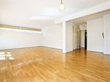 https://images.listonce.com.au/custom/160x/listings/22384-toorak-road-south-yarra-vic-3141/960/01731960_img_03.jpg?BrV1XWSUUkA