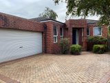 https://images.listonce.com.au/custom/160x/listings/224-panorama-street-clayton-vic-3168/147/01643147_img_01.jpg?HTAMCxikD48