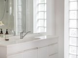 https://images.listonce.com.au/custom/160x/listings/224-parkside-street-elsternwick-vic-3185/498/00976498_img_13.jpg?5asN5TDpwpo