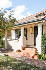 https://images.listonce.com.au/custom/160x/listings/224-wattle-valley-road-camberwell-vic-3124/170/01193170_img_19.jpg?MNzjawDHDEQ