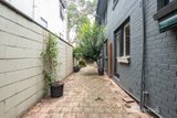 https://images.listonce.com.au/custom/160x/listings/2242-arthur-street-fairfield-vic-3078/427/01878427_img_09.jpg?JwYd7TD7Xq0