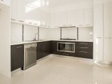 https://images.listonce.com.au/custom/160x/listings/225-charlotte-street-newport-vic-3015/059/01203059_img_03.jpg?AQGyLkEA8ww