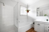 https://images.listonce.com.au/custom/160x/listings/225-mountain-view-road-greensborough-vic-3088/879/01480879_img_12.jpg?VC5u-MbrJRw