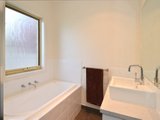 https://images.listonce.com.au/custom/160x/listings/225-nagle-drive-belmont-vic-3216/829/01699829_img_05.jpg?gyPBe5A36WU