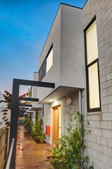 https://images.listonce.com.au/custom/160x/listings/225-willesden-road-hughesdale-vic-3166/161/00813161_img_08.jpg?tPUHT2A4bLY