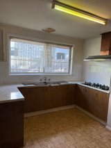 https://images.listonce.com.au/custom/160x/listings/226-gallaghers-road-glen-waverley-vic-3150/464/01716464_img_02.jpg?fvnUg9MyKkQ