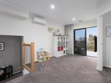 https://images.listonce.com.au/custom/160x/listings/226-leyland-road-mount-waverley-vic-3149/047/00972047_img_06.jpg?xwzqGk65oT0