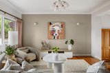 https://images.listonce.com.au/custom/160x/listings/226-wilmot-street-macleod-vic-3085/388/01976388_img_07.jpg?DX8eHryOf10
