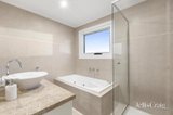 https://images.listonce.com.au/custom/160x/listings/227-brentwood-avenue-pascoe-vale-south-vic-3044/548/01937548_img_10.jpg?wGWei0lpQig