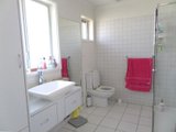 https://images.listonce.com.au/custom/160x/listings/227-isabella-street-geelong-west-vic-3218/687/01950687_img_05.jpg?Y473k4_4LZk